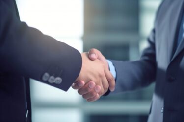 顧問社労士とは？相談・外注できる業務、必要なタイミング、費用を解説